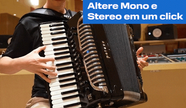 GIF ilustrativo de um acordeonista usando o microfone para acordeon