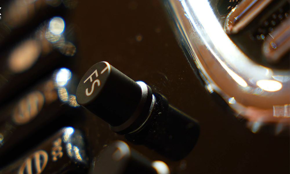 Fotografia ilustrativa do botão do captador para acordeon da Harmonik com função FS